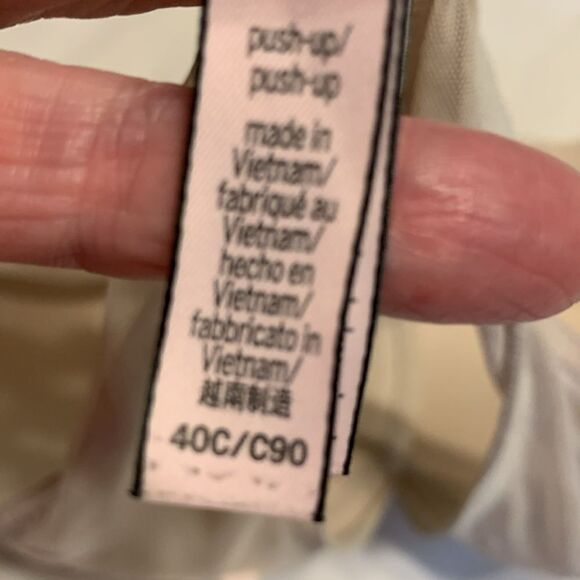 Victoria's Secret size 40 C push-up padded bra - Picture 7 of 10